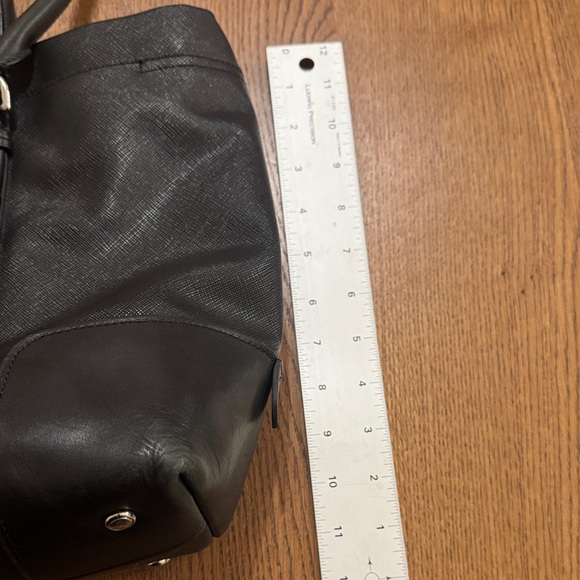 Tumi - Picture 16 of 16